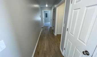 913 Pine Ave, Alma, MI 48801