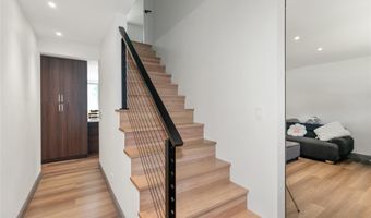 65 Oak Ridge Ln, Albertson, NY 11507