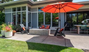 2100 NW Newport Hills Dr, Bend, OR 97703
