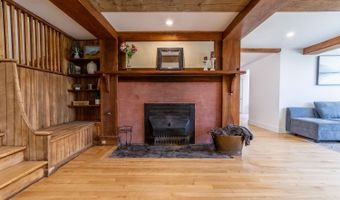 620 Poole Hill Rd, Bridgewater, NH 03222