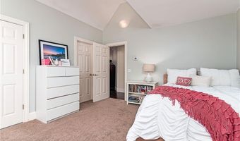 25 Westfield Dr, East Greenwich, RI 02818
