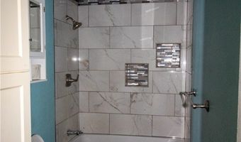 702 Jefferson St, Alice, TX 78332