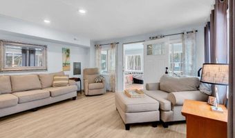 375 E BARNEGAT Ave, Bayville, NJ 08721