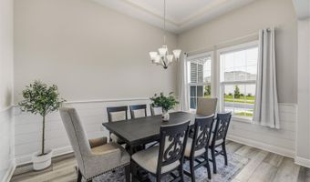 5254 WOLF CREEK Dr, Apollo Beach, FL 33572