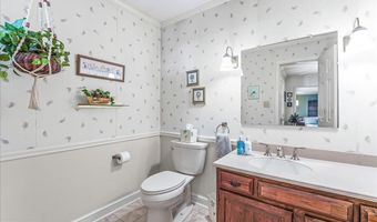 230 TREE TOP Ln, Hockessin, DE 19707