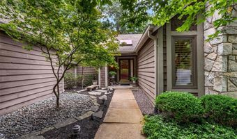 436 Shadowridge Ct, Ballwin, MO 63011