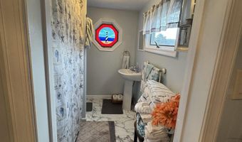 524 Aydlett Rd, Aydlett, NC 27916