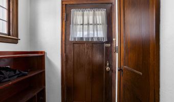 1725 N DIVISION St, Appleton, WI 54911