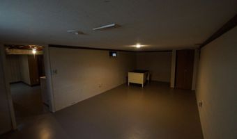 911 S Aldrich St, Aberdeen, SD 57401