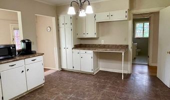 200 Kyle St, Batesville, MS 38606