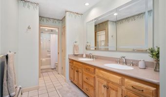 825 Woonsocket Hl, North Smithfield, RI 02896