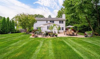 28 Haskell Ave, Airmont, NY 10901