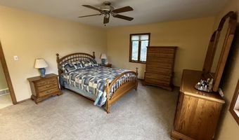 1210 N 4th St, Aberdeen, SD 57401