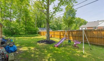 1201 Overlook Dr, Alliance, OH 44601