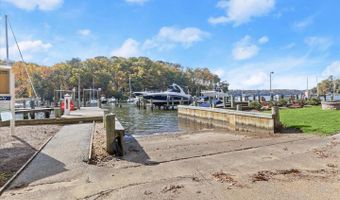 100 ASQUITHOAKS Ln, Arnold, MD 21012