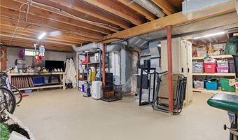 40 White Pine Dr, Glocester, RI 02814