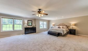 1515 Dietrich Glen Dr, Ballwin, MO 63021