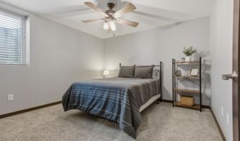 1209 Kettering Dr, Aberdeen, SD 57401
