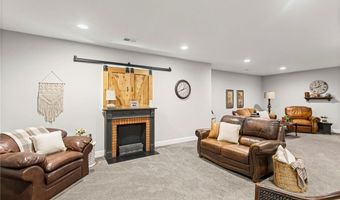 801 155th Ter, Basehor, KS 66007