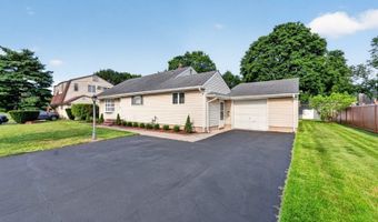 10 Frances Rd, Bayonne, NJ 07035