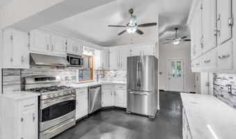 19 Center St, Barnegat, NJ 08005