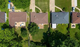 7438 Cheshire Ln, Affton, MO 63123