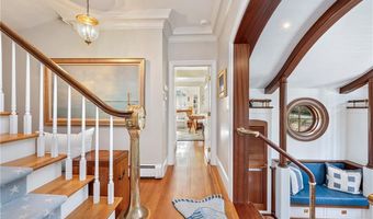 2 Harbor View Dr, Newport, RI 02840