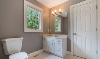 438 Club Dr, Aurora, OH 44202