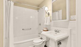 4320 LORCOM Ln, Arlington, VA 22207