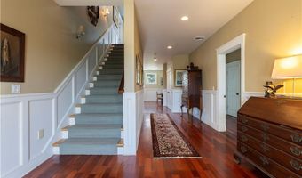365 Boston Neck Rd, Narragansett, RI 02882