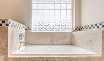 10720 NE 10th St, Midwest City, OK 73130
