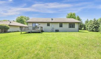 424 Emerald Dr, Arnolds Park, IA 51331