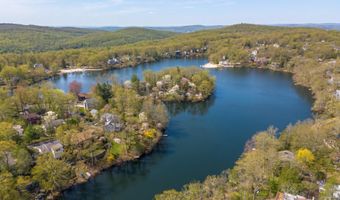 29 Carol St, Danbury, CT 06810