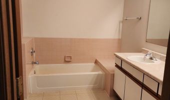 1727 W Hawkes St 8, Arlington Heights, IL 60004