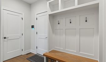 705 35th St SW, Altoona, IA 50009