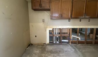 618 W Burbank St, Appleton City, MO 64724