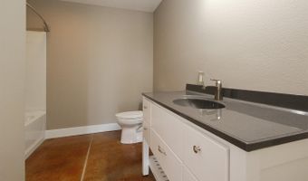 103 Andrews Ct, Alton, IA 51003