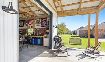 1090 Sandy Ln, Arnaudville, LA 70512