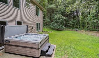 8905 Conservancy Dr NE, Ada, MI 49301