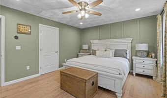 81 Golden View Dr, Johnston, RI 02919