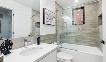 304 K St NE 2PH, Washington, DC 20002