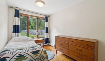 44 Winn Rd, Falmouth, ME 04105