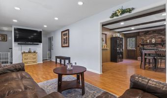 66 Loftus Cir, Bridgeport, CT 06606