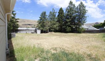 904 3rd St, Asotin, WA 99403