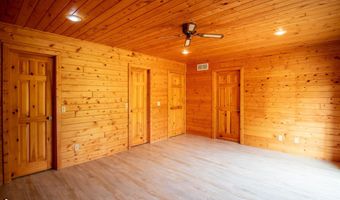 332 Allan St, Allison, IA 50602