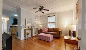 2 Summer St B, Newport, RI 02840