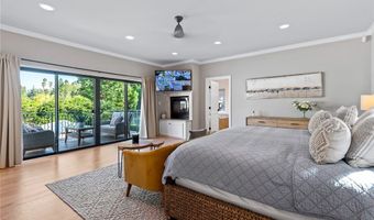 17980 Rancho St, Encino, CA 91316