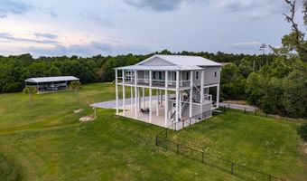 5004 Oak St, Bay St. Louis, MS 39520