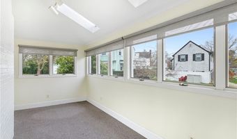 20 Elmsgate Way, East Providence, RI 02916