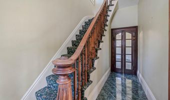 1614 Center St, Des Moines, IA 50314